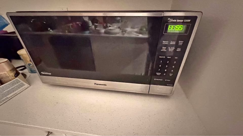 Panasonic large Microwave 1250w