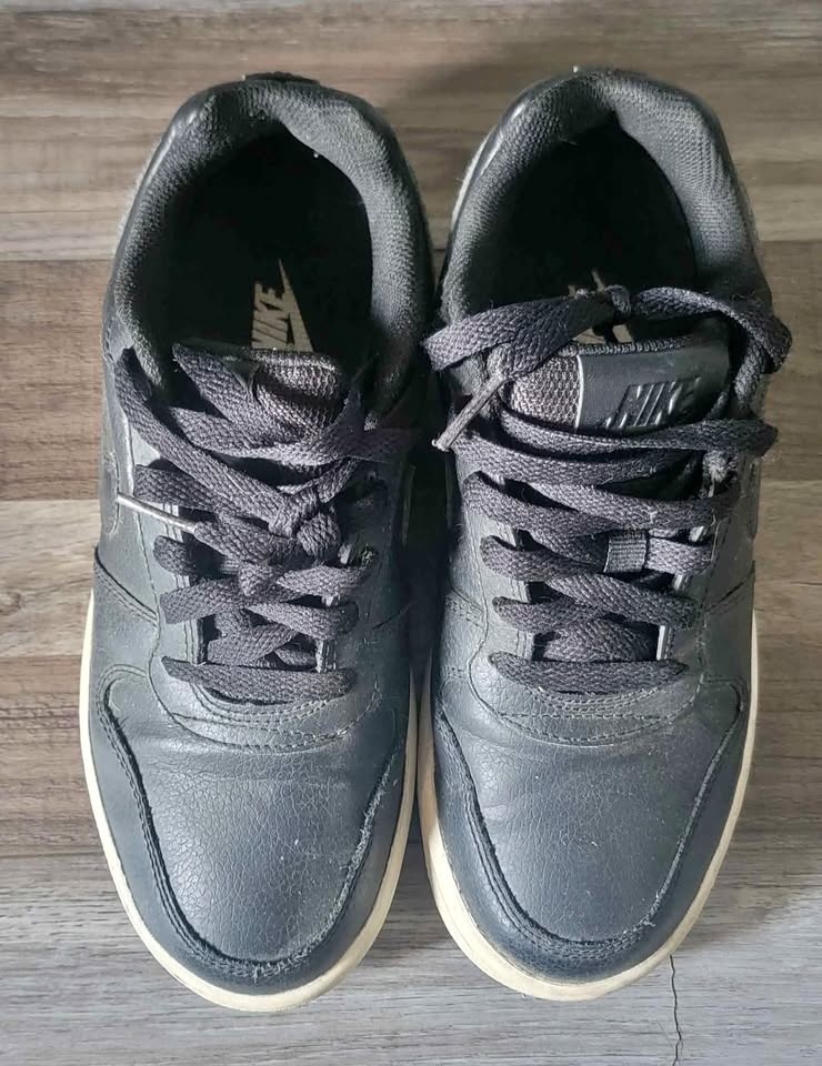 Womens Nike shoes