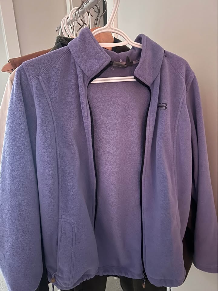 Columbia & NB Fleeces - Size Medium - photo 2