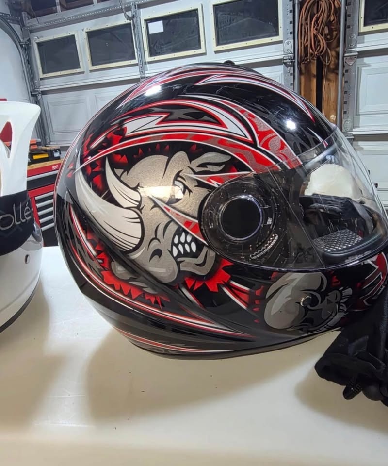 2 Quality Motocross Helmets - photo 4