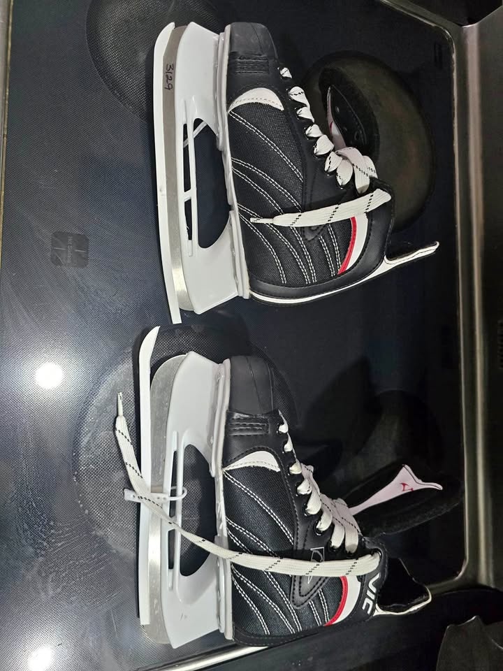 (2 pairs) White and Black Ice Skates