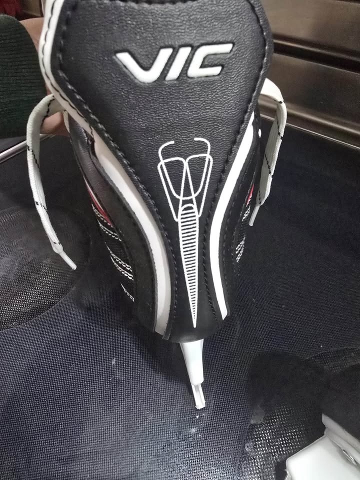 (2 pairs) White and Black Ice Skates - photo 4