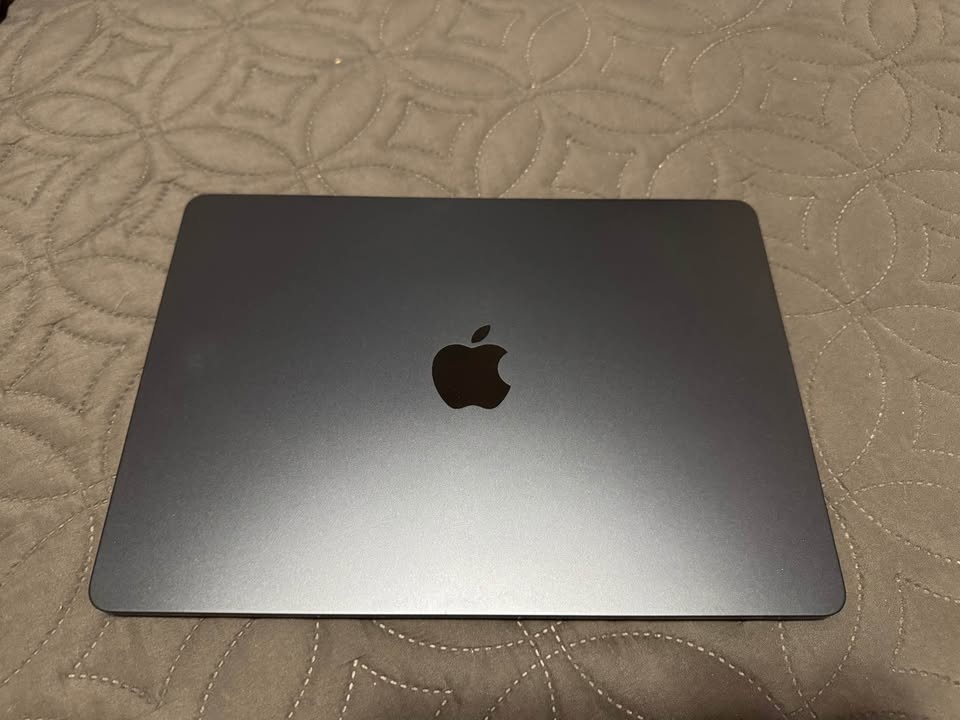 Macbook Air M2 13-inch - photo 2