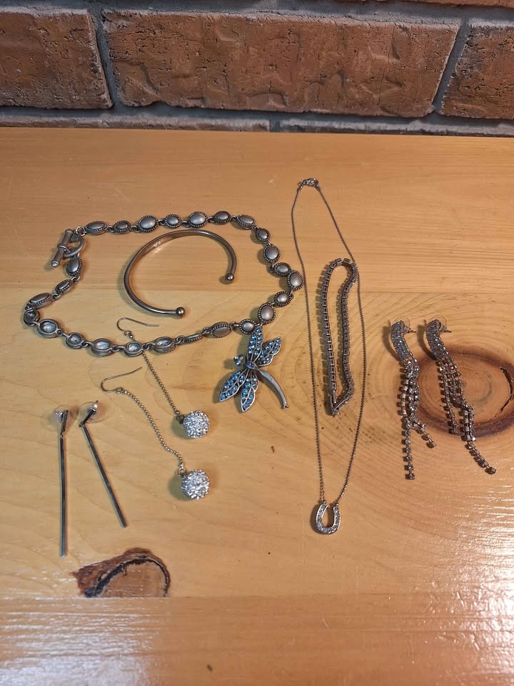 Costume jewelry - photo 2