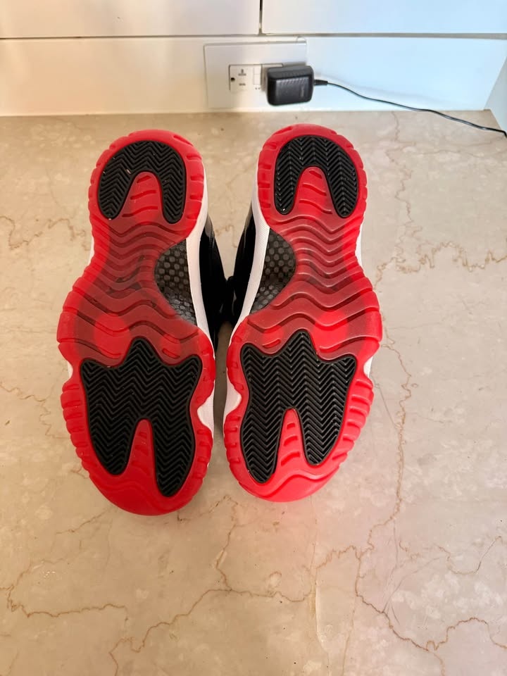 Jordan 11 Low Black Red (Bred) – Size 9.5 - photo 5