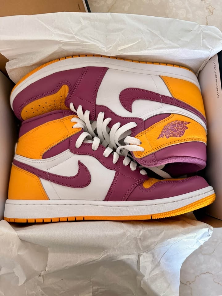 Air Jordan 1 Retro High OG Brotherhood - Size 9.5
