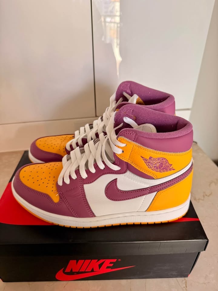 Air Jordan 1 Retro High OG Brotherhood - Size 9.5 - photo 4