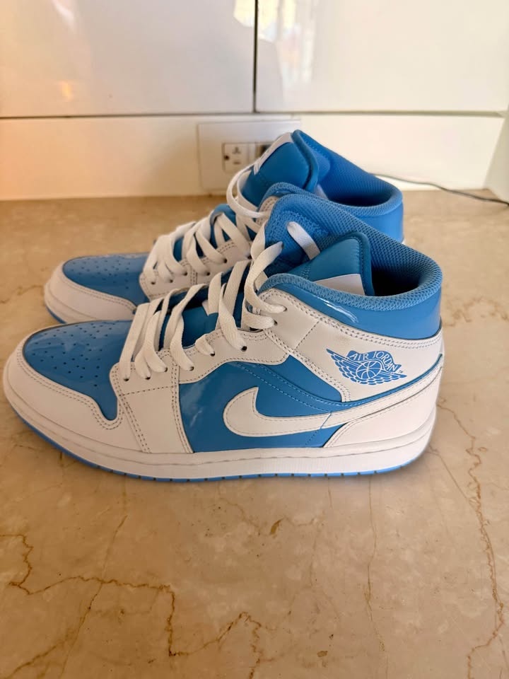 Jordan 1 Mid "Legend Blue" – Size 9.5 – Worn Once - photo 3