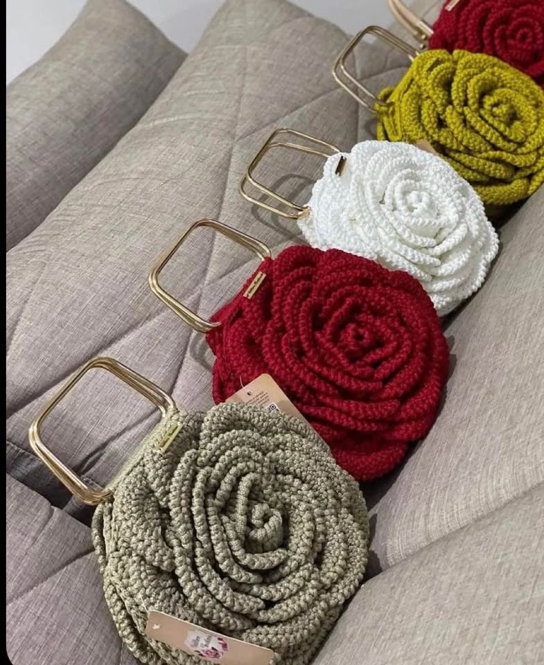 Handmade Rose Crochet Bag - photo 4