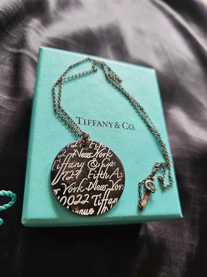Tiffany Notes 925 sterling necklace with original box and pouch - photo 2