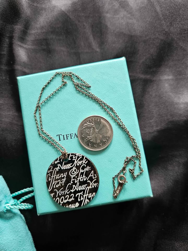 Tiffany Notes 925 sterling necklace with original box and pouch - photo 3