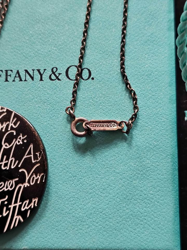 Tiffany Notes 925 sterling necklace with original box and pouch - photo 5