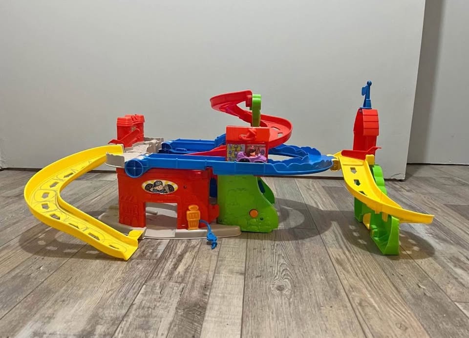 Fisher-Price Little People Sit 'n Stand Skyway Toy - photo 2