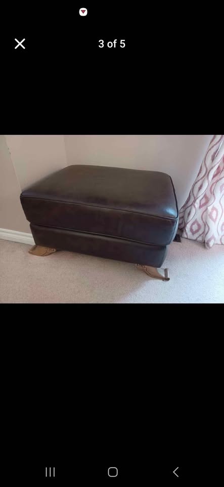 Leather Sofa, Loveseat and ottoman - photo 3