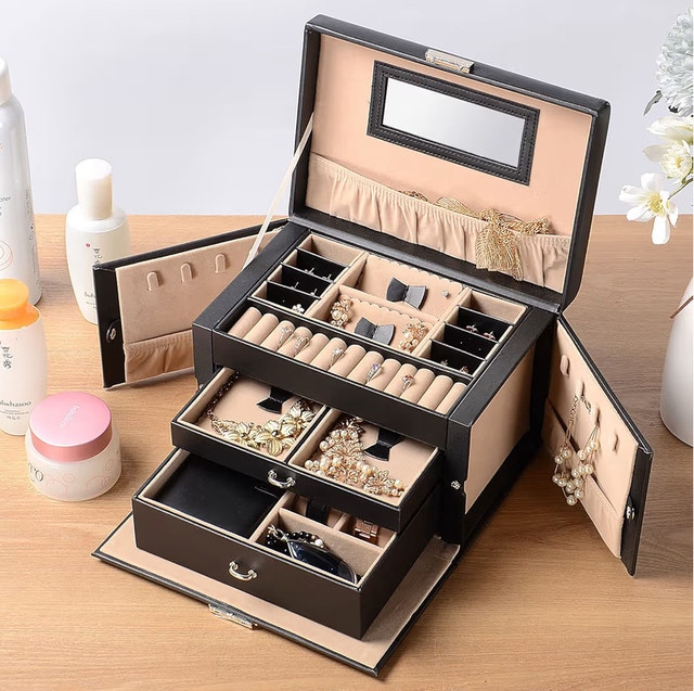 New Jewelry Box for Women, Lockable Storage Case - photo 2