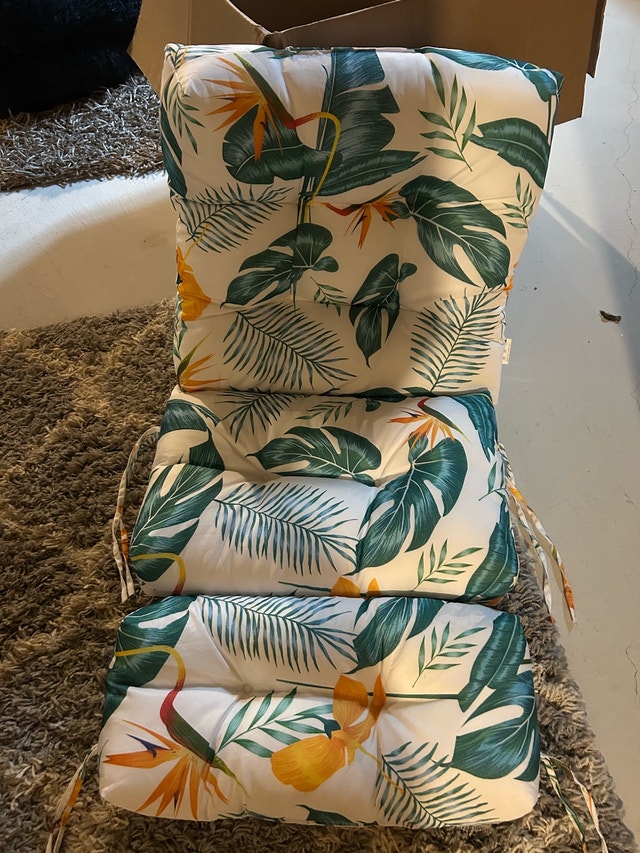 New Patio Chair Cushions - Tropical Leaf Pattern - photo 2