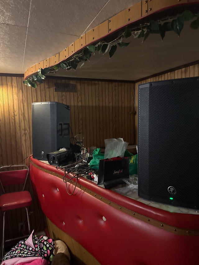 Mackie Speaker and Mixer - photo 3