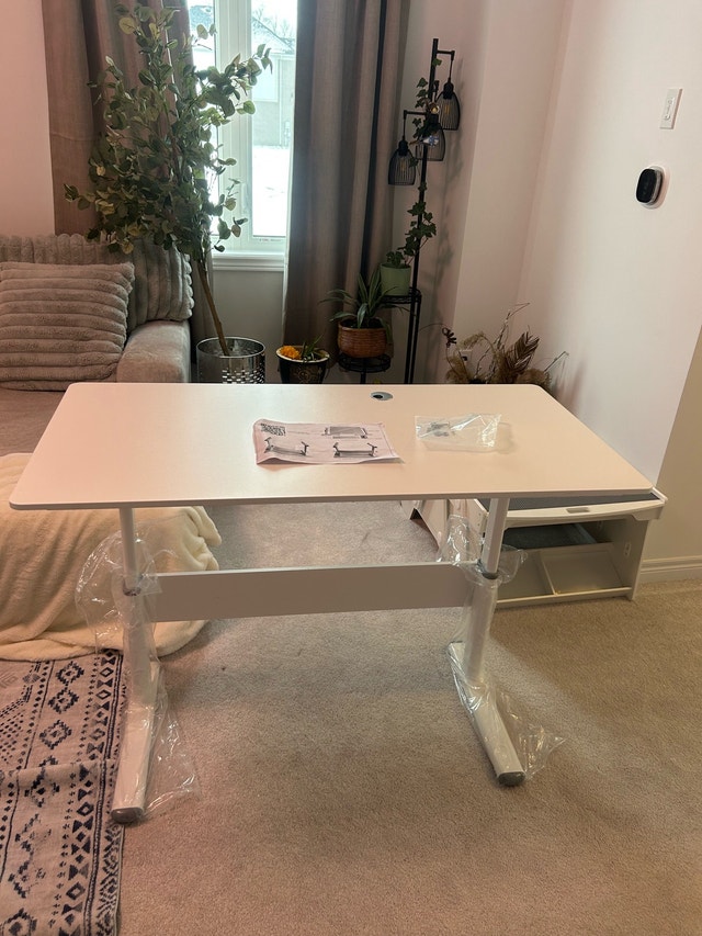 New Adjustable Table
