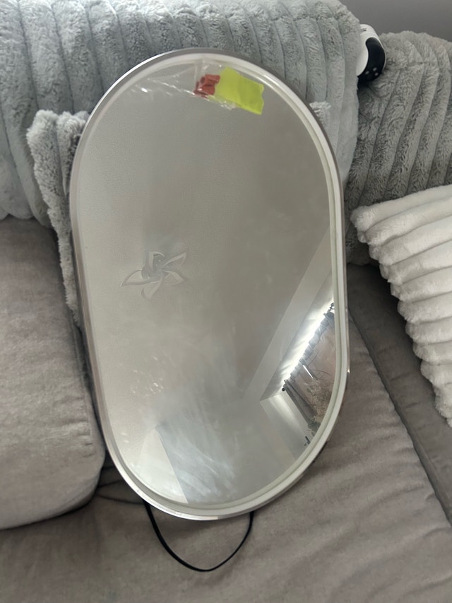 Vanity Mirror With Light - photo 2