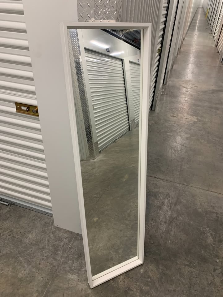 White Mirror - photo 2