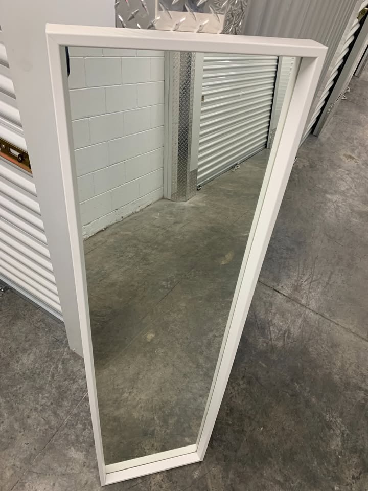 White Mirror - photo 4