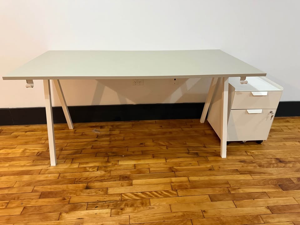 Office Desk and File Cabinets - photo 4