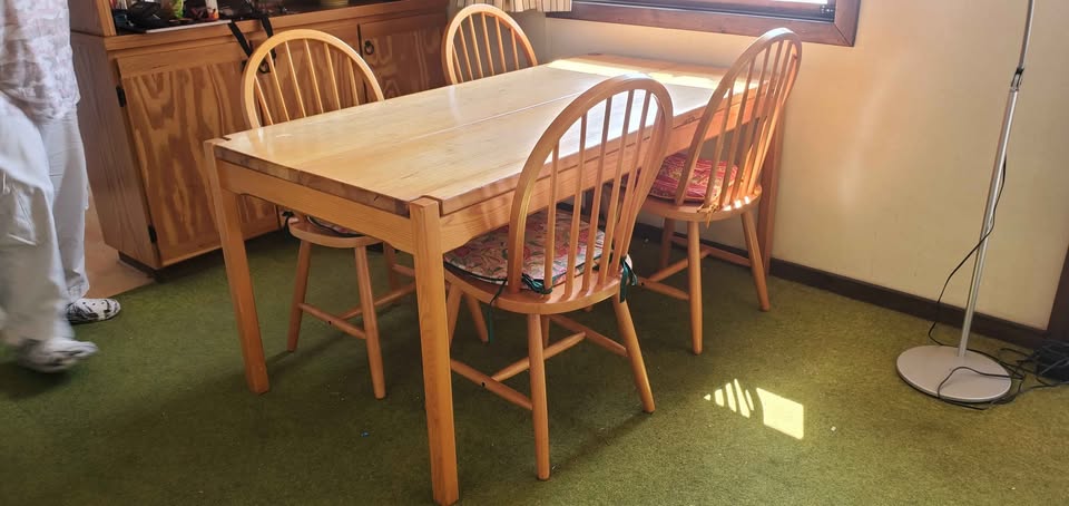 Pine Dining Table & 6 Chairs - photo 2