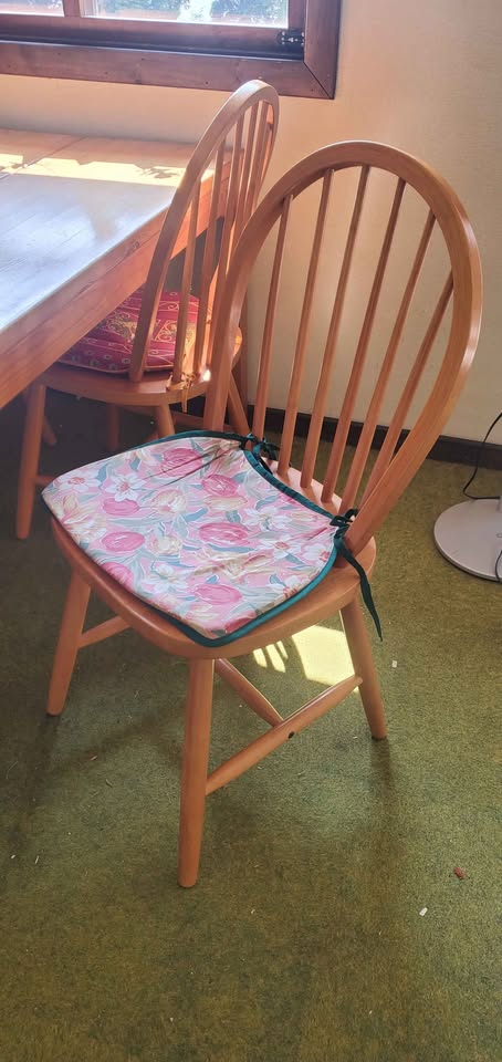 Pine Dining Table & 6 Chairs - photo 3