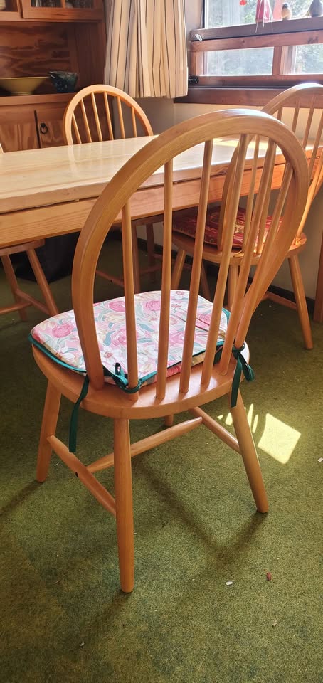 Pine Dining Table & 6 Chairs - photo 4