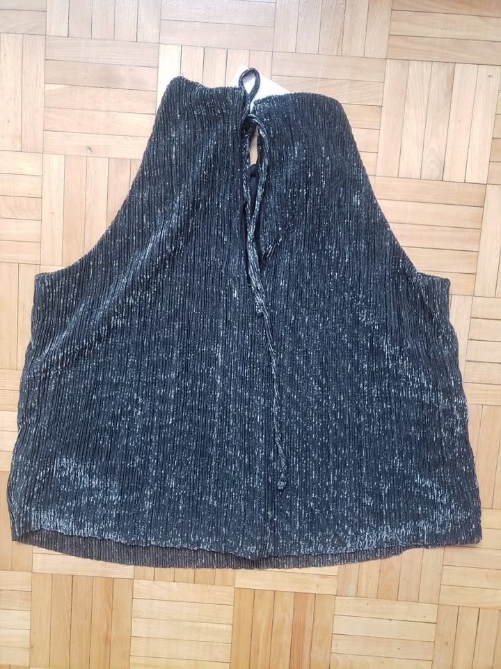 BNWT H&M Divided Sparkle Crinkle Top size 14 - photo 3