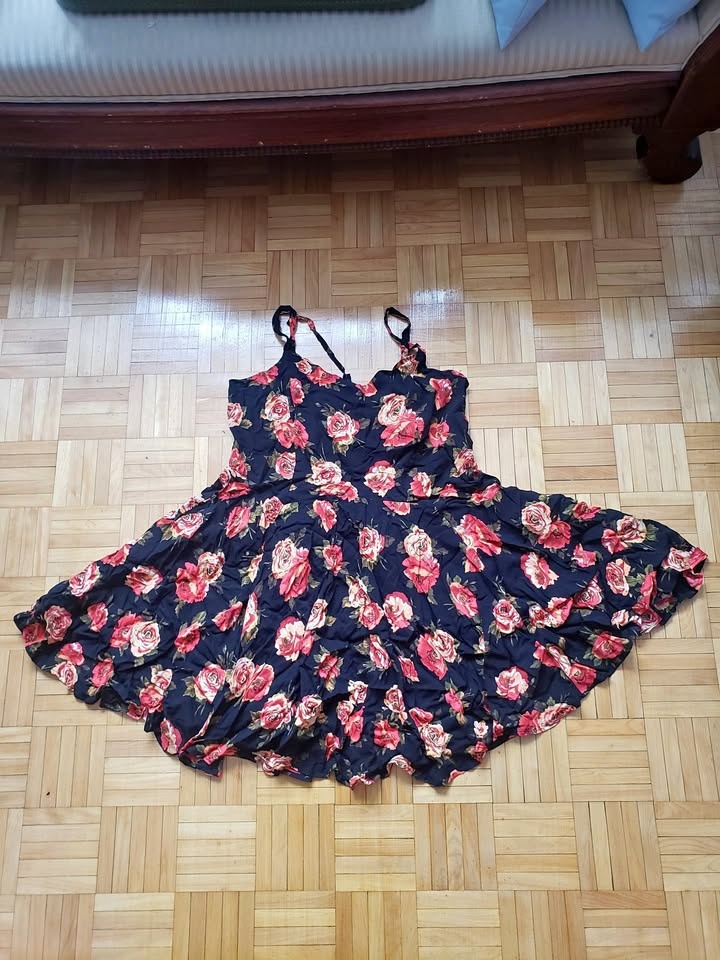 Forever 21 Plus Black and red rose dress 1X