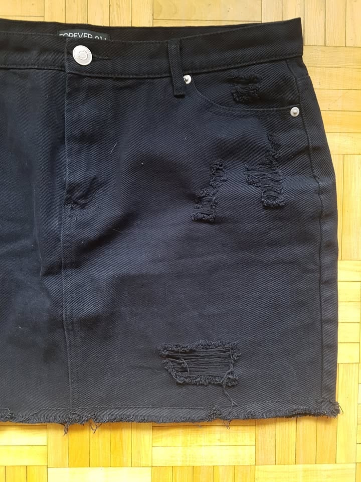 Forever 21 Plus Distressed Denim Black Mini Skirt Size 14 - photo 4