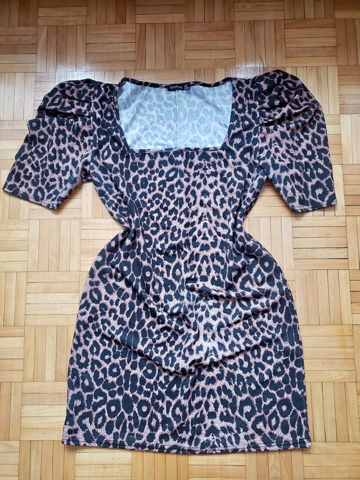 Boohoo Leopard Print Bodycon Mini Dress w/ Puff Sleeve - Size 12