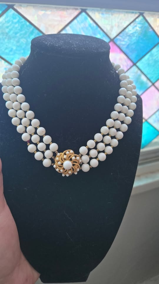 Vintage white and gold beaded choker - photo 2