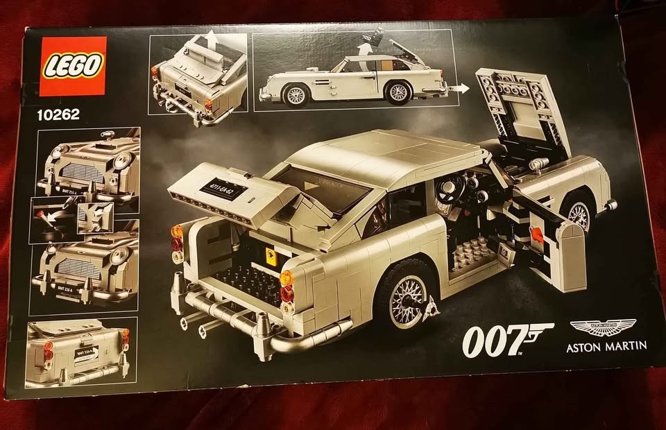 LEGO 10262 James Bond Aston Martin DB5 - photo 2