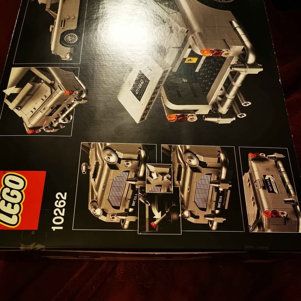LEGO 10262 James Bond Aston Martin DB5 - photo 4