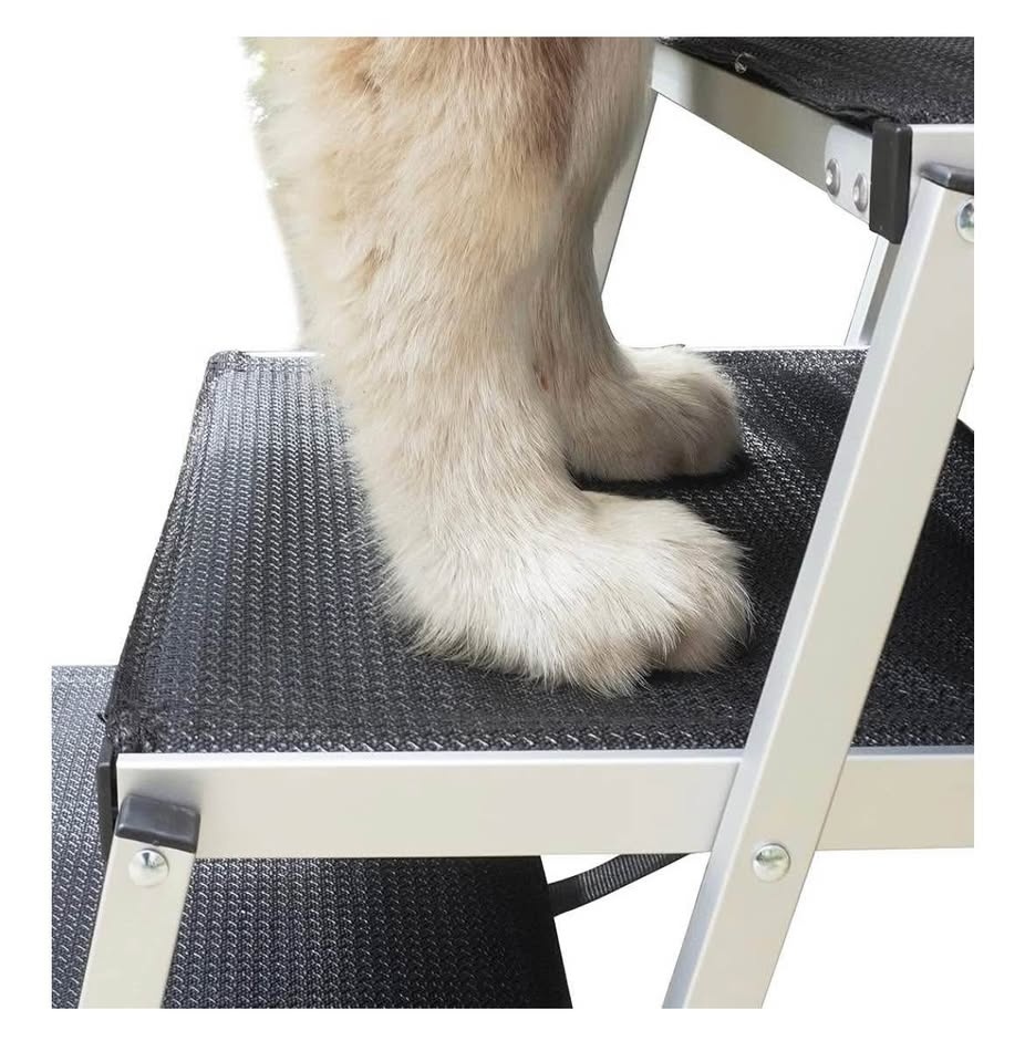 Pet Ladder - 6 Steps, Foldable, Supports 150 lbs - photo 4