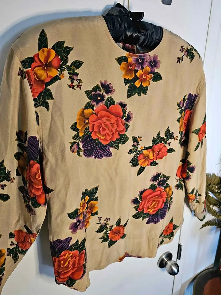 Size 10 100% Silk Vintage Tan Beige Rose Floral Long Sleeve Top thumbnail