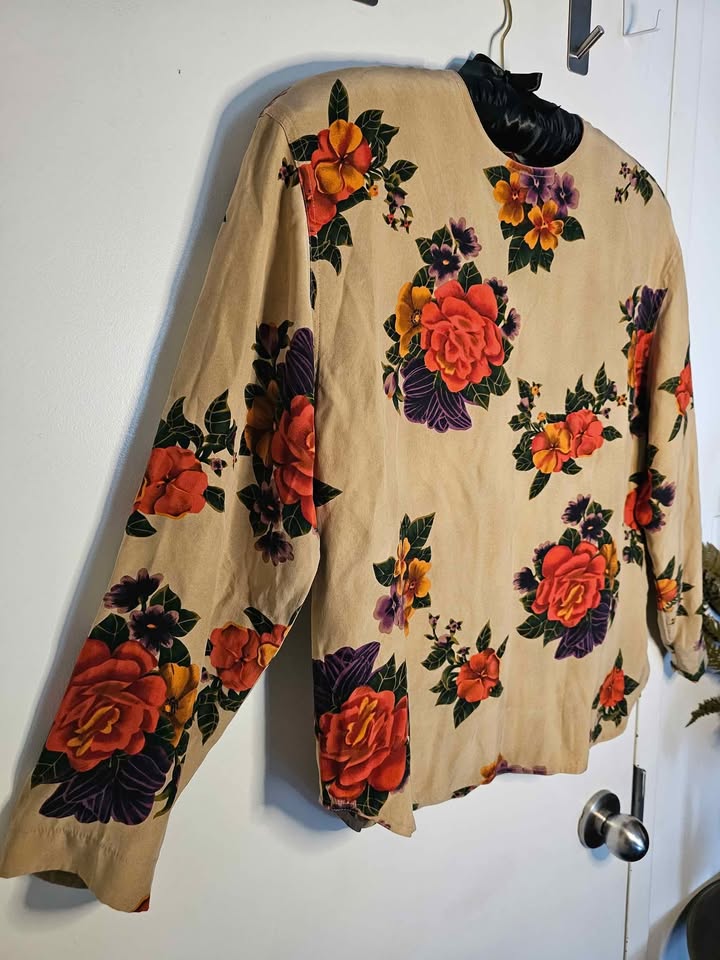 Size 10 100% Silk Vintage Tan Beige Rose Floral Long Sleeve Top - photo 4