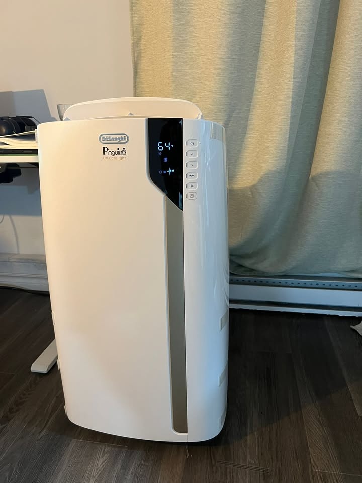 Brand New De'Longhi Arctic Whisper Extreme Portable AC (700 sq f - photo 2