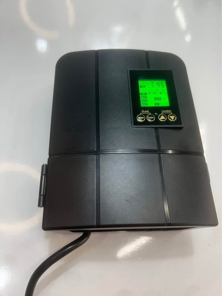 120W Landscape Lighting Transformer w/ Dusk-to-Dawn Timer