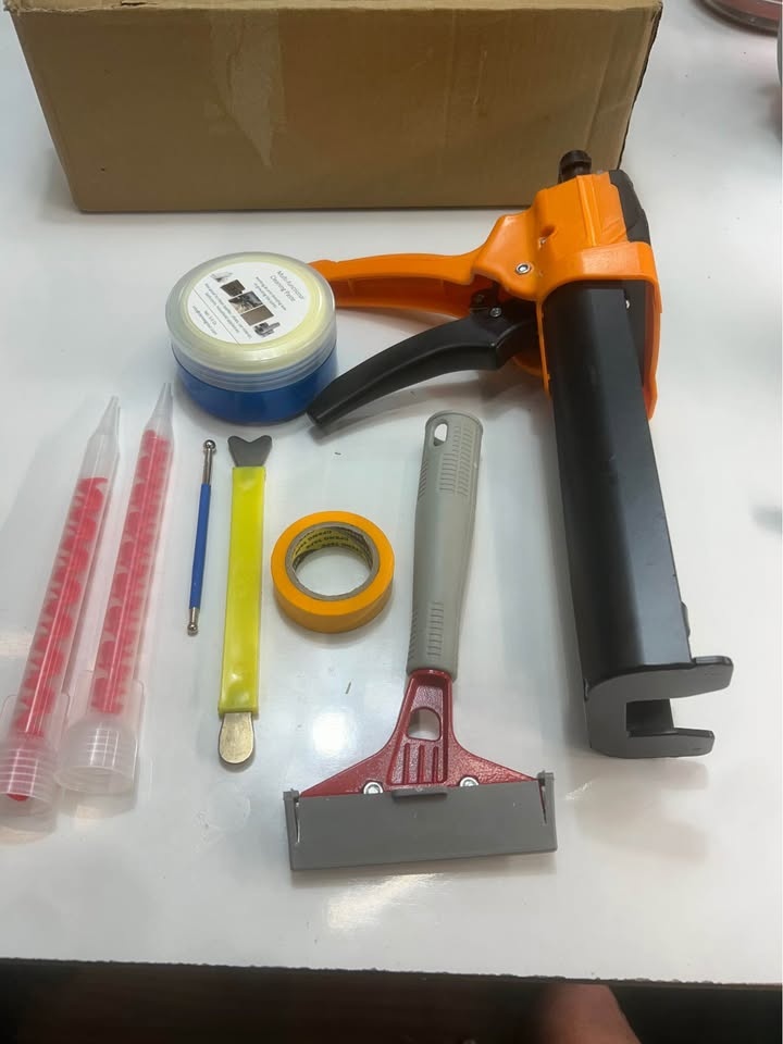 Dual Cartridge Caulking Gun, No Dripping