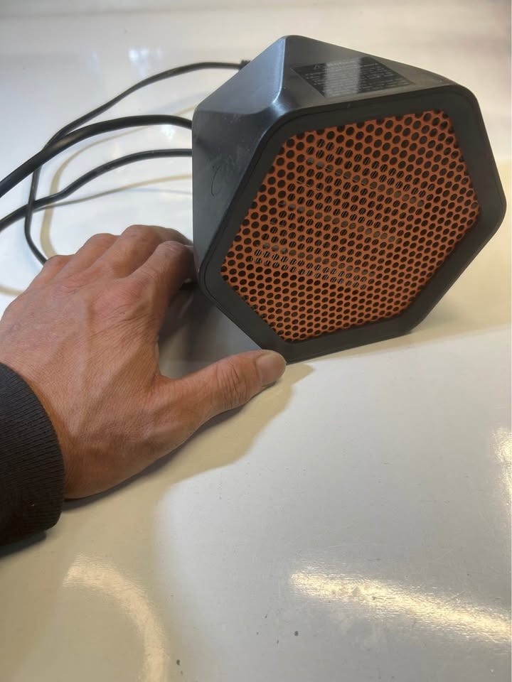 Small heater 600w quiet table top/under office table