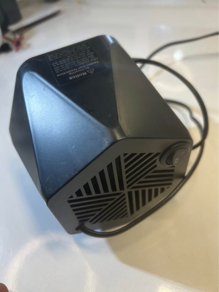 Small heater 600w quiet table top/under office table - photo 2