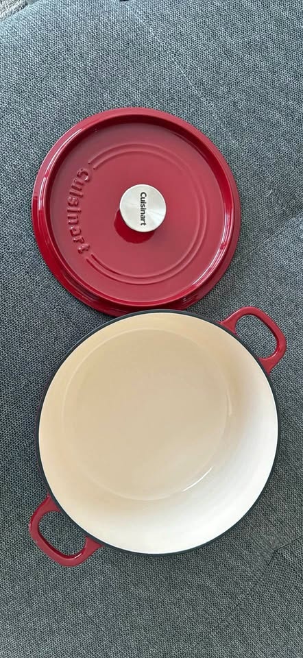Cuisinart Dutch Oven - Enamelled Cast Iron - 4.4 qt - Red