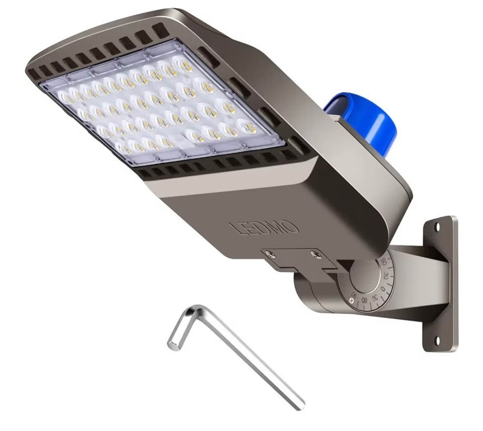 LEDMO 150W LED Parking Lot Lighting - photo 5