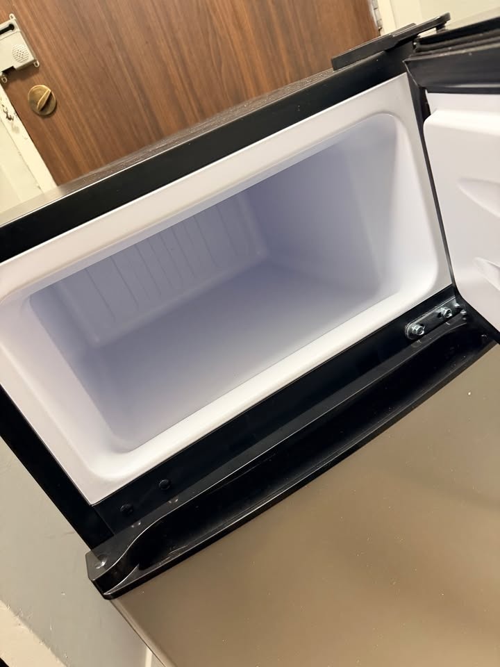 Frigidaire Compact Refrigerator - photo 2