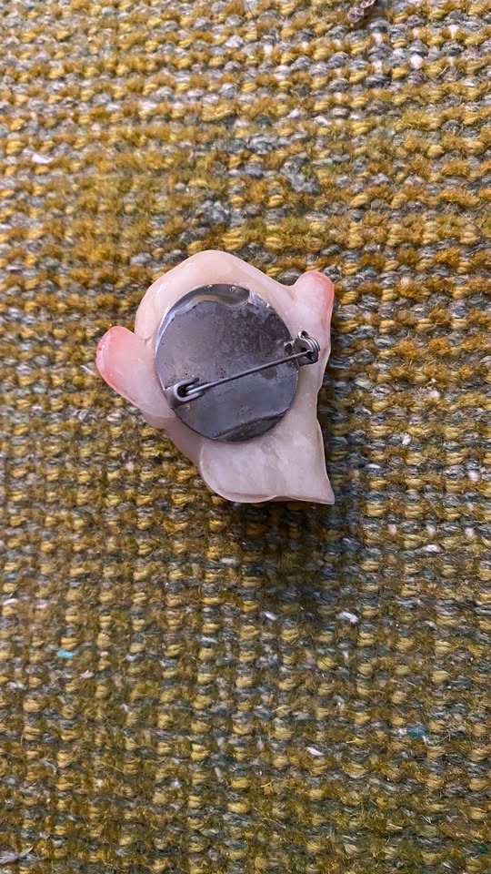 Handmade artist pin - photo 2