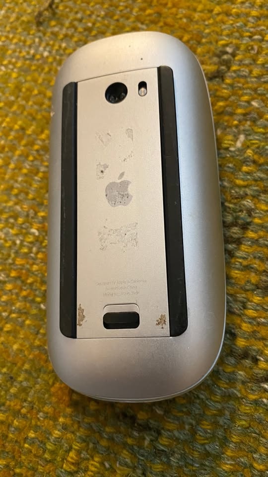 Magic Mouse 1 - Wireless with AA Batteries - photo 2