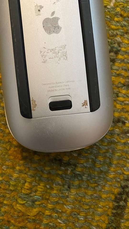 Magic Mouse 1 - Wireless with AA Batteries - photo 3